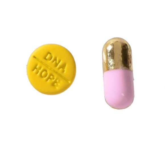 “You’re a Pill” DNA Hope Tablet Capsule Doctor Medicine Pharmacy Mismatched Stud - Picture 11 of 12